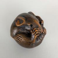 19th Century Japanese wood netsuke of a rat