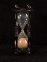 eighteenth century hourglass_d