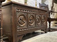 A VERY HIGH STATUS AND STUNNING TUDOR OAK MARRIAGE CHEST.ENGLISH. CIRCA 1540. 