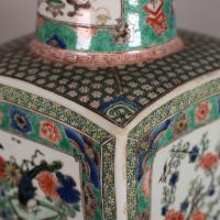 Chinese famille verte square-section tapering vase Kangxi (1662-1722)