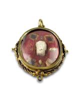 Silver gilt reliquary pendant. Spanish, mid 17th century | BADA