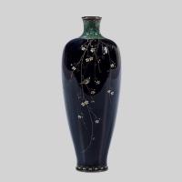 Japanese cloisonné enamel vase signed Kin'unken zo (Inaba Nanaho Studio-Kyoto), Meiji Period.