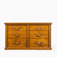 A fine George IV burr oak chest of drawers in the manner of Morel and Seddon