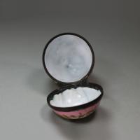 English enamel egg-shaped bonbonierre, circa 1770