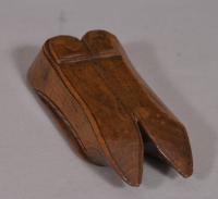 S/4530 Antique Treen Late 18th Century or Early 19th Century Chip Carved Double Apple Wood Shoe Love Token/Snuff Box