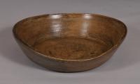 S/4532 Antique Treen Early 18th Century Sycamore Food Bowl