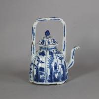 Chinese blue and white moulded teapot and cover, Kangxi (1662-1722), teapot with lid