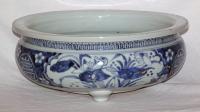 Chinese Late Ming Blue and White tri pod censer