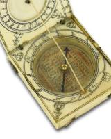 Engraved ivory pocket sundial and compass. Dieppe, 17th century
