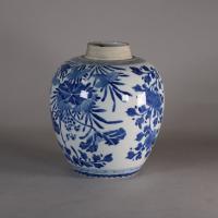 alternative angle of blue and white kangxi jar