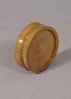 S/4949 Antique Treen 19th Century Boxwood Double Sided Pill Rounder