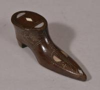 S/4988 Antique Treen 19th Century Rosewood Snuff Shoe