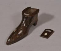 S/4988 Antique Treen 19th Century Rosewood Snuff Shoe