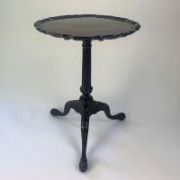 Chippendale period mahogany pie-crust tripod table