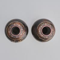 A charming pair of Bronze vases depicting sparrows and foliage (Japanese Meiji-era)