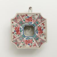 Chinese export porcelain eight-sided spittoon, circa 1735, Yongzheng