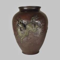 Japanese bronze vase with kirin signed Hidemitsu kansei, Meiji Period
