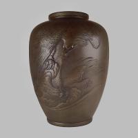 Japanese bronze vase with eagle signed Shuho koku, late Meiji Period