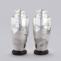 Japanese silver vases with cranes signed Kobayashi Bishun, Taisho Period