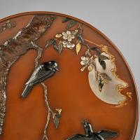 Japanese bronze dish decorated with crows beneath a full moon signed Isshosai Masaaki, Meiji Period