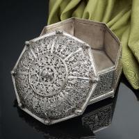 A Very Rare Indo-Portuguese Silver Octagonal Box (17th century Portugal)