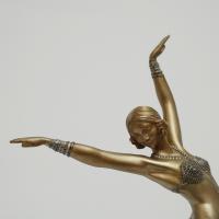 An Art Deco cold painted gilt bronze figure by Demetre Chiparus - Jeroen Markies Art Deco