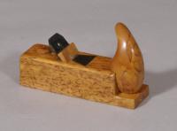 S/5540 Antique Treen Burr Birch Snuff Box in the Manner of a Woodworker's Plane