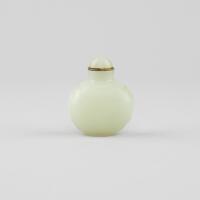 Chinese white jade snuff bottle of generous rounded form, Qianlong, 1750-1800
