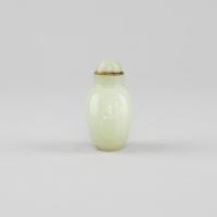 Chinese white jade snuff bottle of generous rounded form, Qianlong, 1750-1800