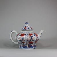 Other side of Kangxi imari teapot