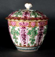 First Period Worcester Porcelain "Holly Berry" Pattern Sugar Pot and Cover, Hop Trellis Pattern, Circa 1775.