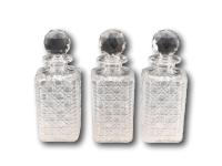 Overview of the glass hand cut hobnail decanters