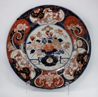 Japanese Imari charger, Arita, circa 1700. Genroku Period