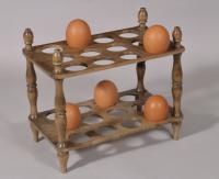 S/5997 Antique Treen Early 20th Century Edwardian Sycamore Egg Stand