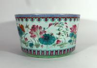 Chinese Porcelain Large Jardiniere Mid-19th Century