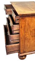 Early 18th Century Walnut Chest Of Drawers